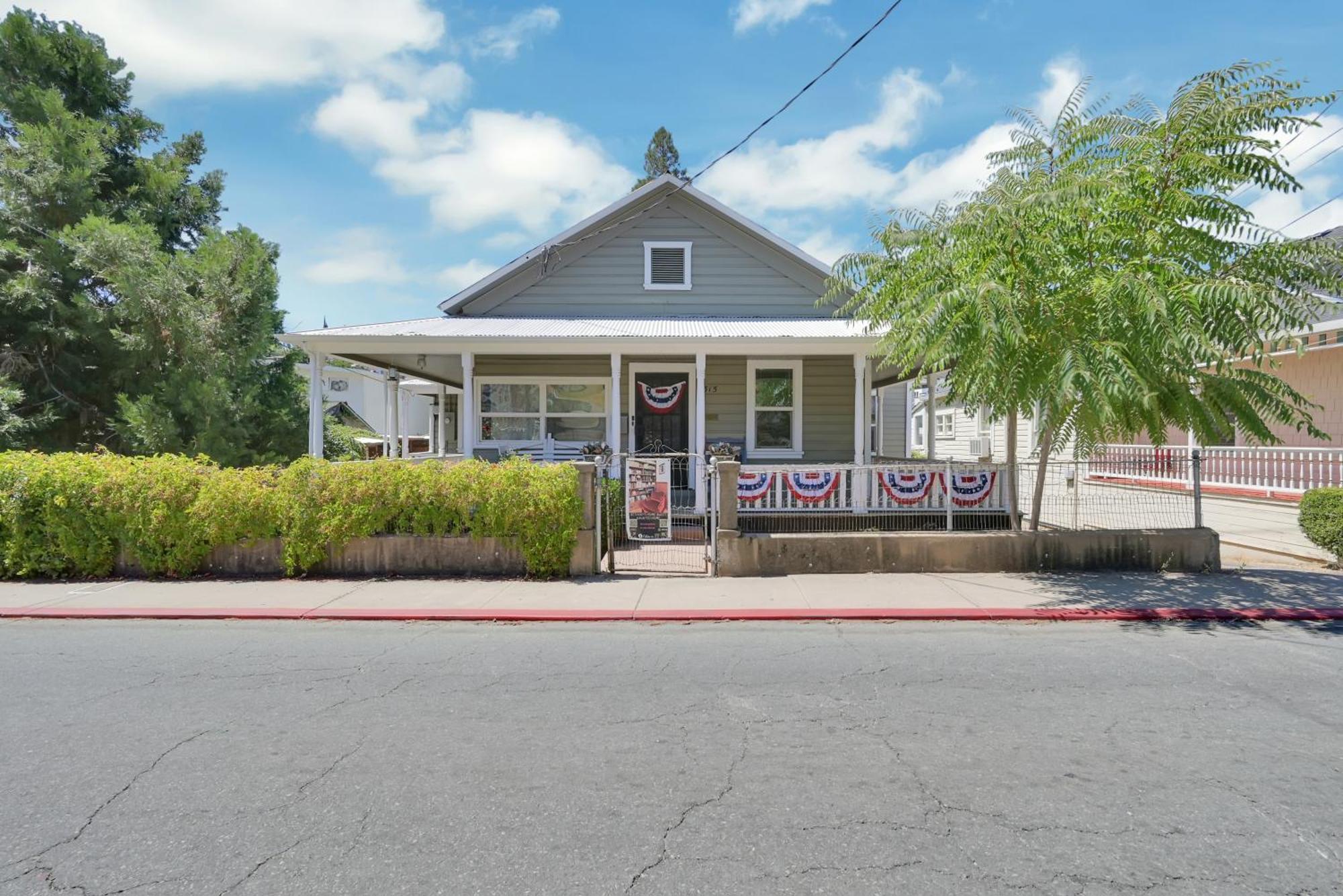 Spacious Downtown Jackson Retreat- Historic Hangout Exterior photo