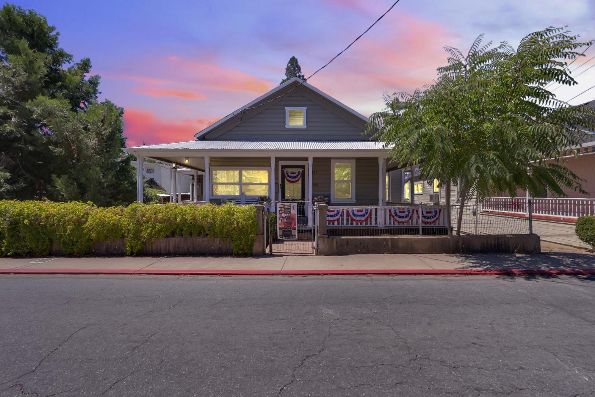 Spacious Downtown Jackson Retreat- Historic Hangout Exterior photo